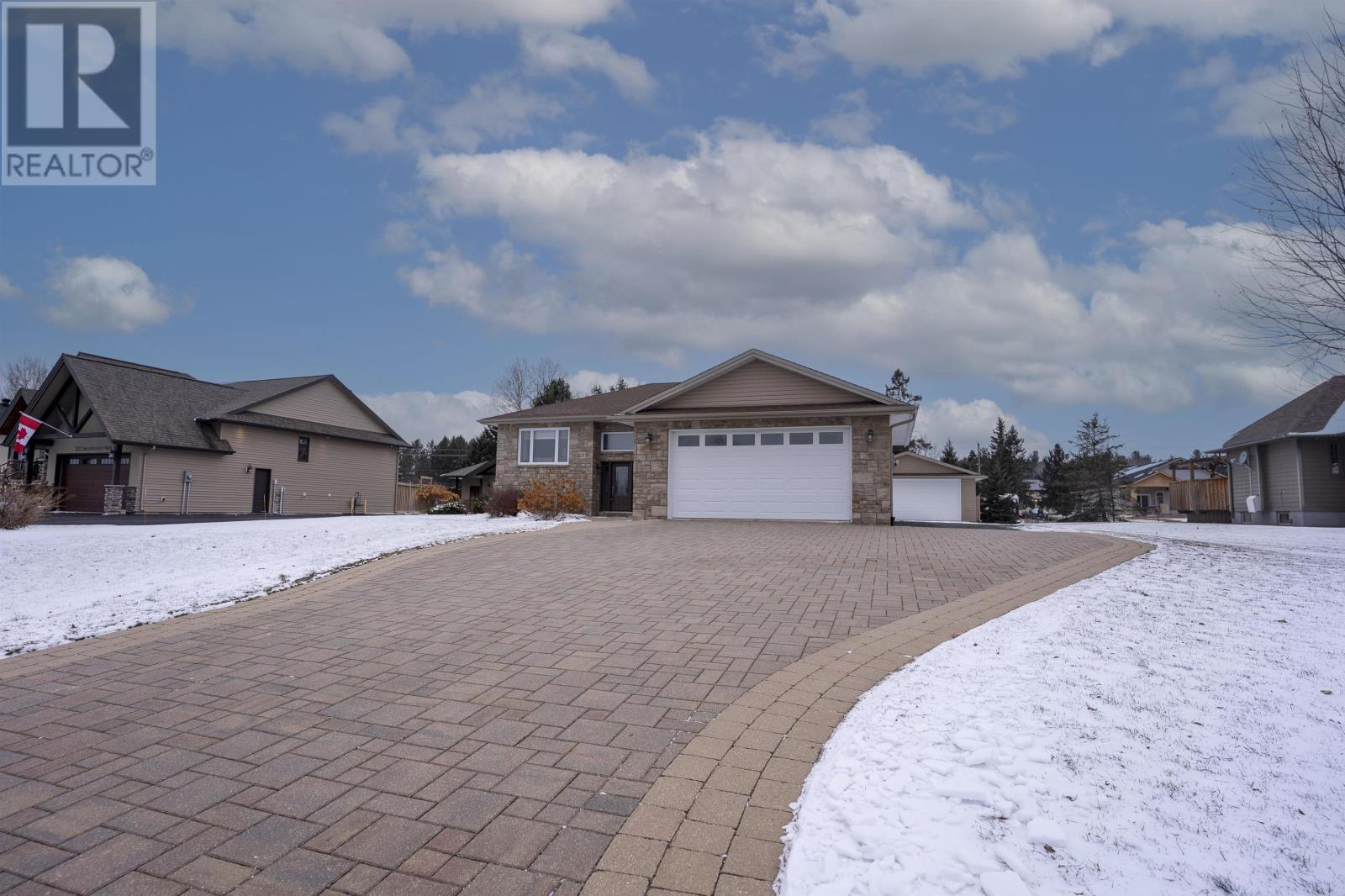 2117 Mahogany Way, Thunder Bay, Ontario  P7K 0A6 - Photo 26 - TB253600