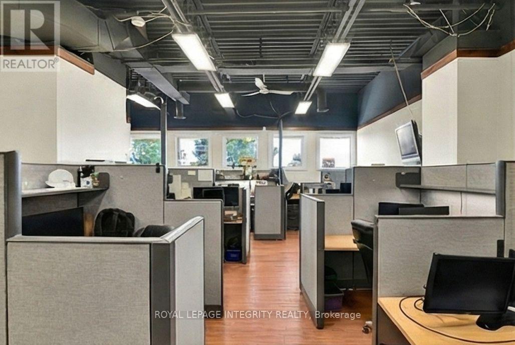 A4 - 2285 St Laurent Boulevard, Ottawa, Ontario  K1G 4Z4 - Photo 6 - X12605274