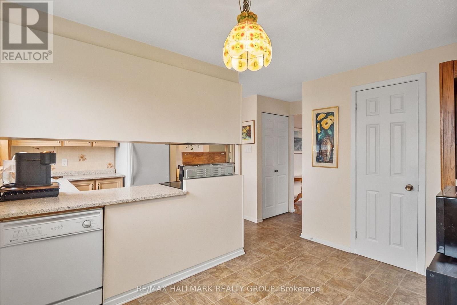 30 Tiverton Drive, Ottawa, Ontario  K2E 6L7 - Photo 10 - X12605276