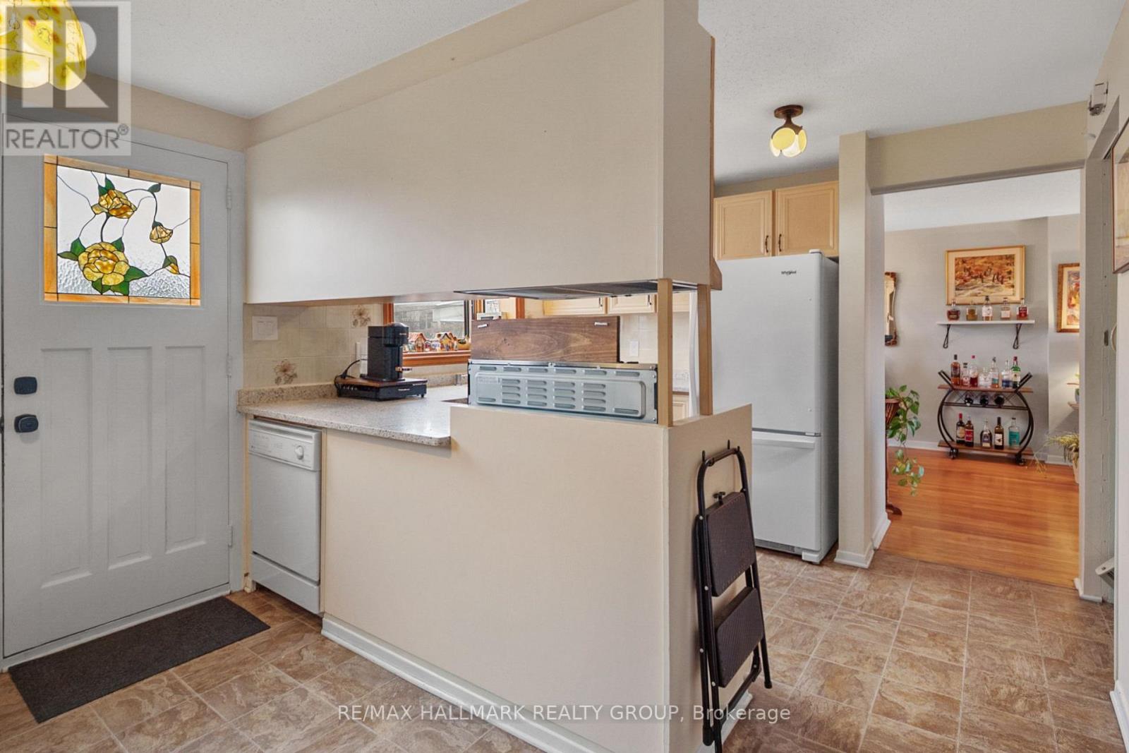 30 Tiverton Drive, Ottawa, Ontario  K2E 6L7 - Photo 11 - X12605276