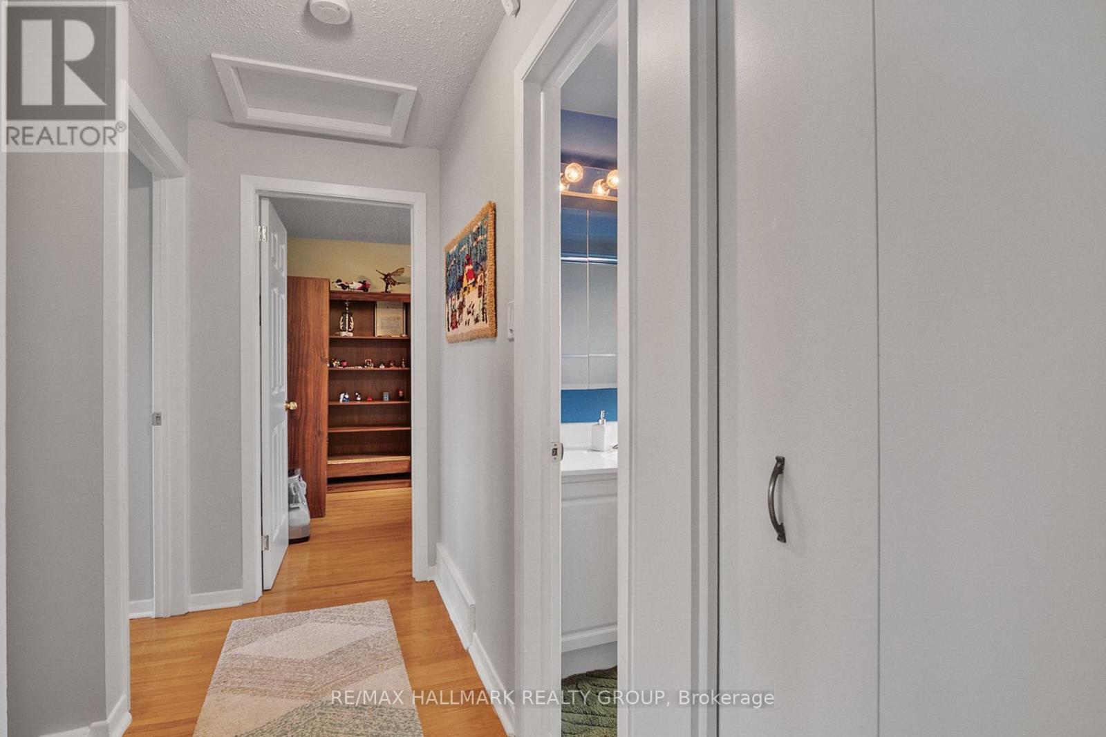 30 Tiverton Drive, Ottawa, Ontario  K2E 6L7 - Photo 18 - X12605276