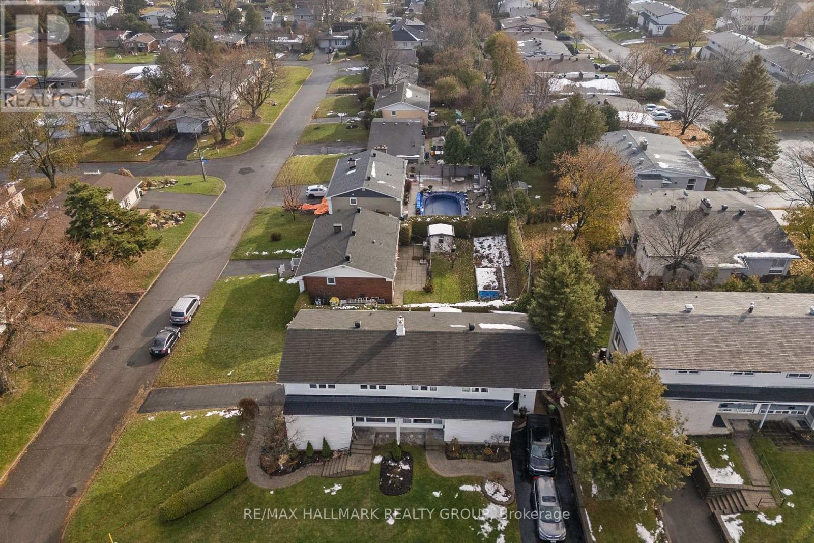 30 Tiverton Drive, Ottawa, Ontario  K2E 6L7 - Photo 32 - X12605276