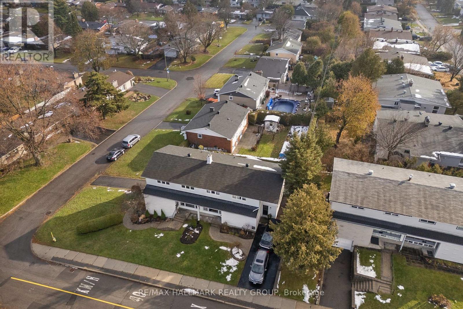 30 Tiverton Drive, Ottawa, Ontario  K2E 6L7 - Photo 33 - X12605276