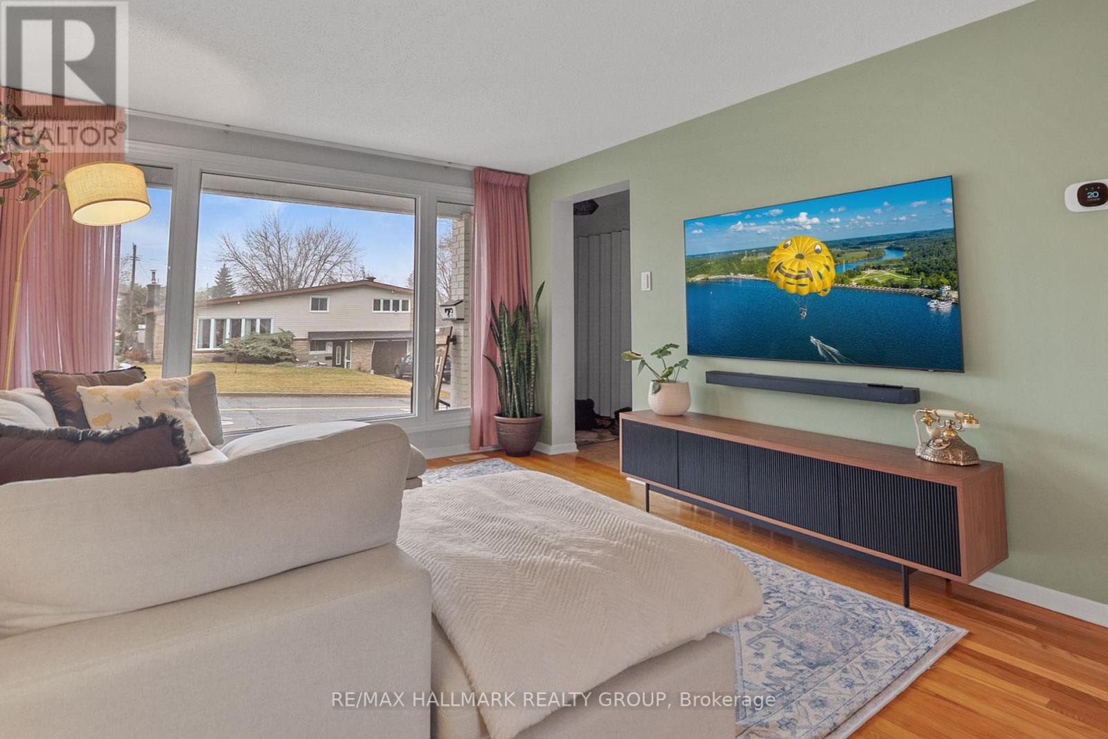 30 Tiverton Drive, Ottawa, Ontario  K2E 6L7 - Photo 4 - X12605276