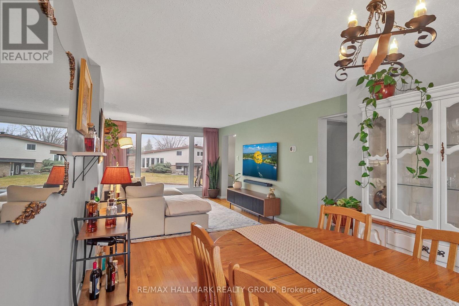 30 Tiverton Drive, Ottawa, Ontario  K2E 6L7 - Photo 5 - X12605276