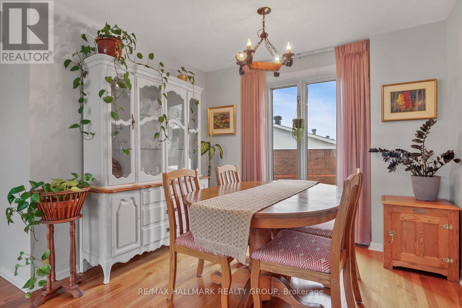 30 Tiverton Drive, Ottawa, Ontario  K2E 6L7 - Photo 6 - X12605276