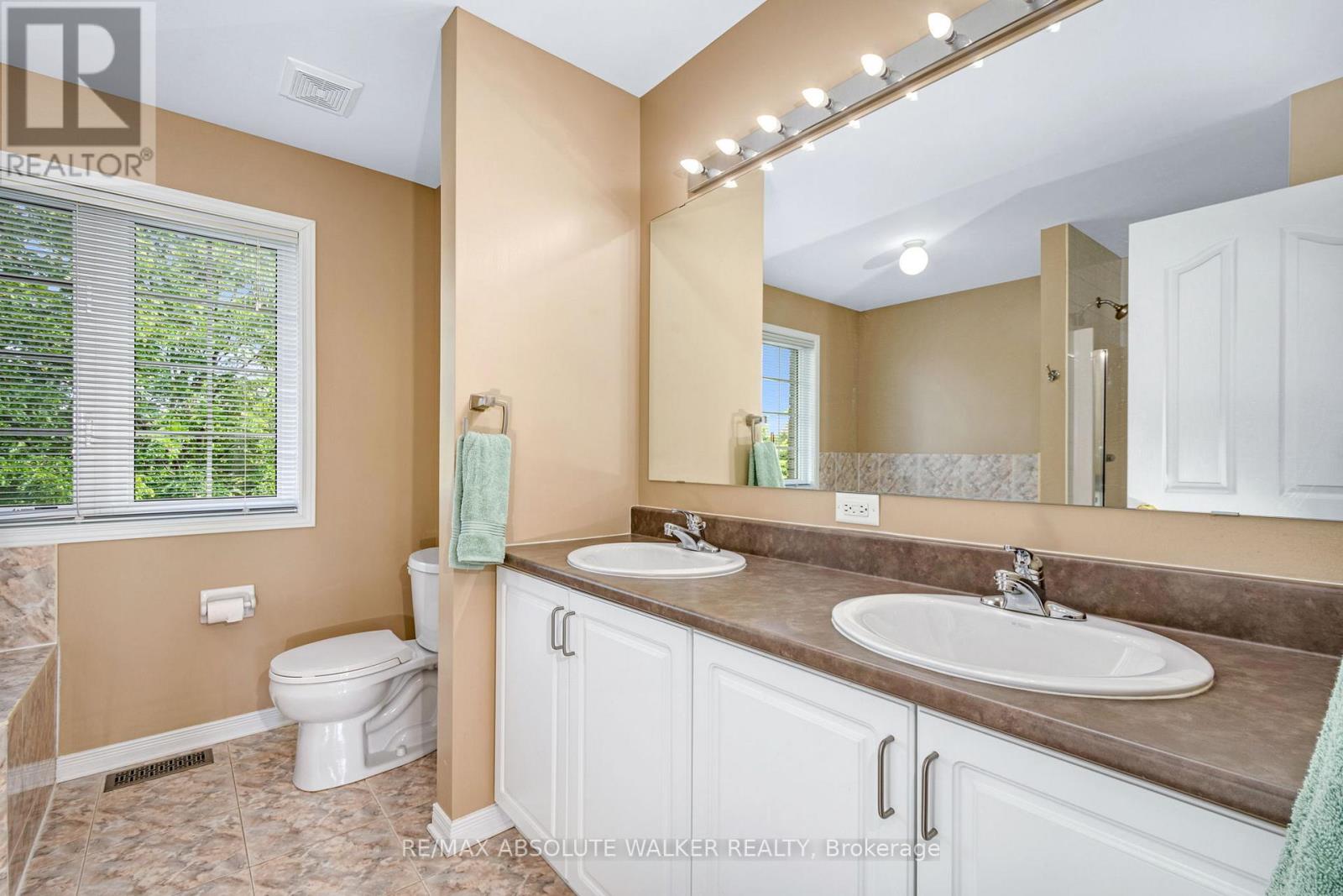 321 Upcountry Drive, Ottawa, Ontario K2S 2H6 - Photo 30 - X12602638