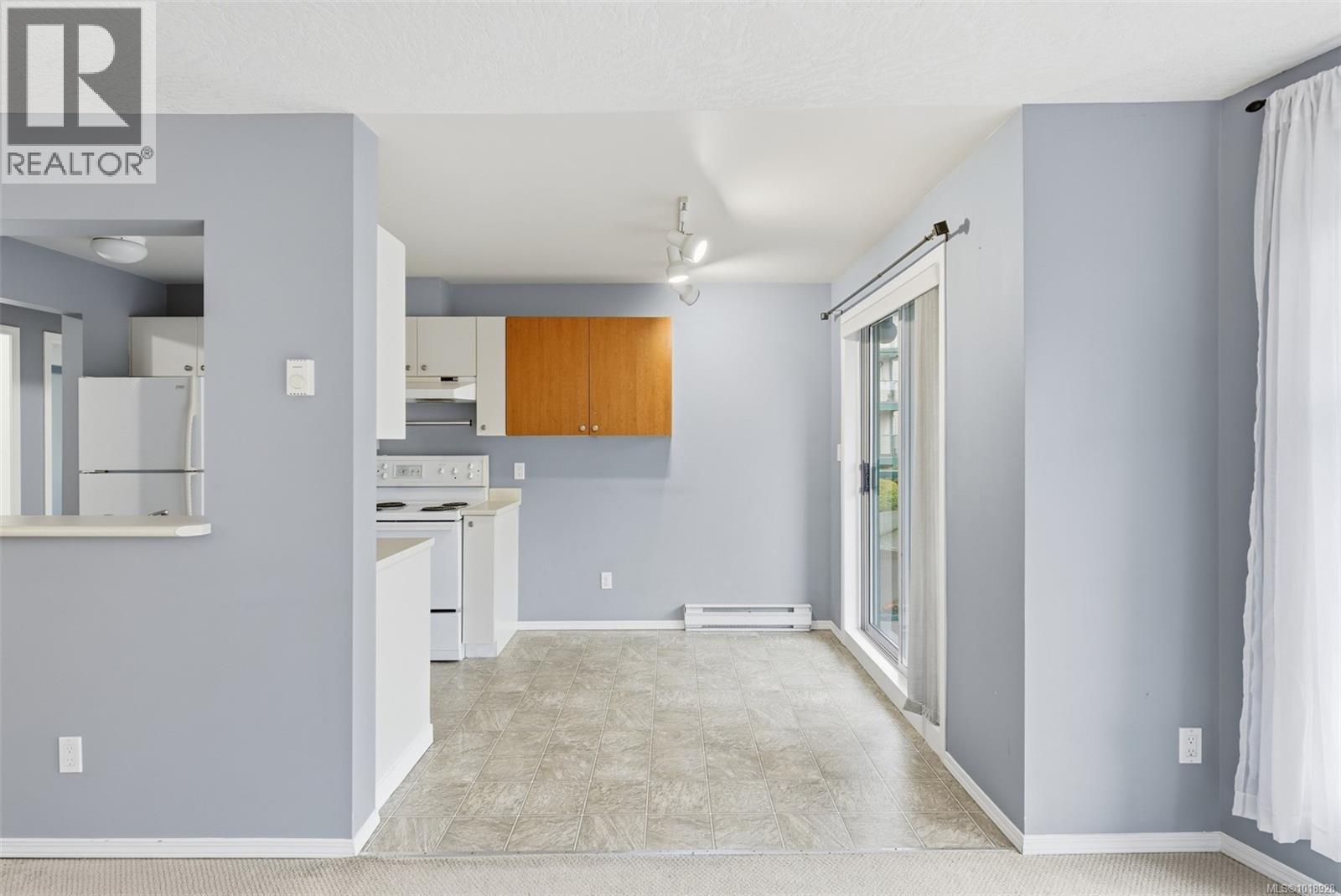 306 894 Vernon Ave, Saanich, British Columbia V8X 2W6 - Photo 10 - 1018928