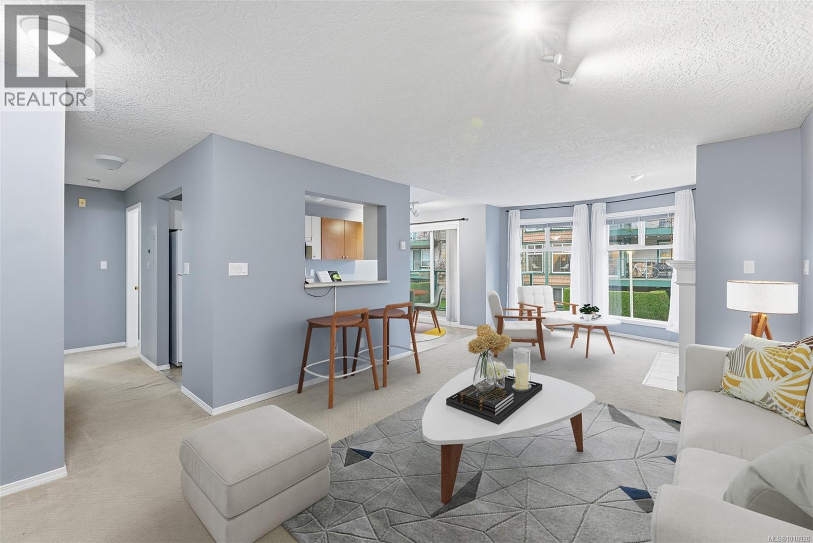 306 894 Vernon Ave, Saanich, British Columbia V8X 2W6 - Photo 2 - 1018928