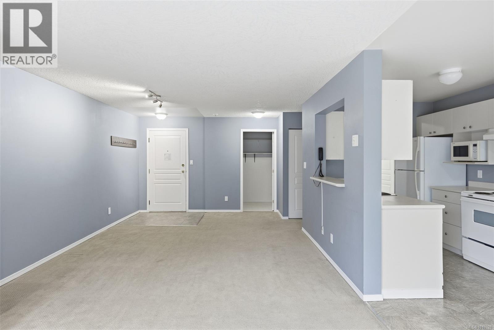 306 894 Vernon Ave, Saanich, British Columbia V8X 2W6 - Photo 5 - 1018928