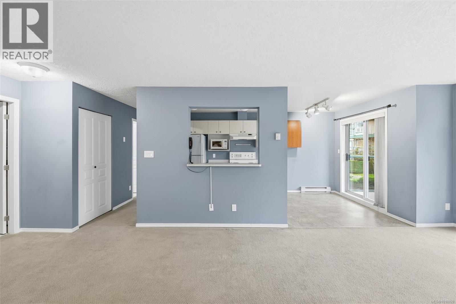 306 894 Vernon Ave, Saanich, British Columbia V8X 2W6 - Photo 8 - 1018928