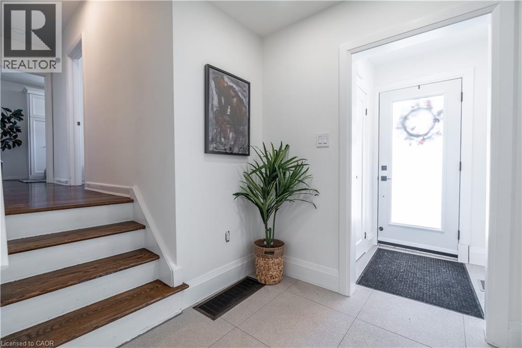 7 Glenmorris Drive, Hamilton, Ontario  L9H 1S5 - Photo 5 - 40792540