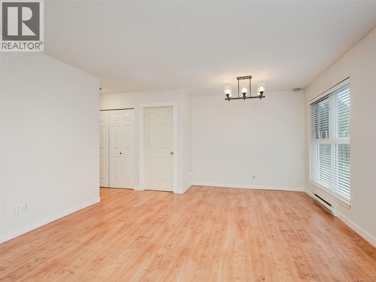 302 1201 Hillside Ave, Victoria, British Columbia  V8T 2B1 - Photo 5 - 1015623