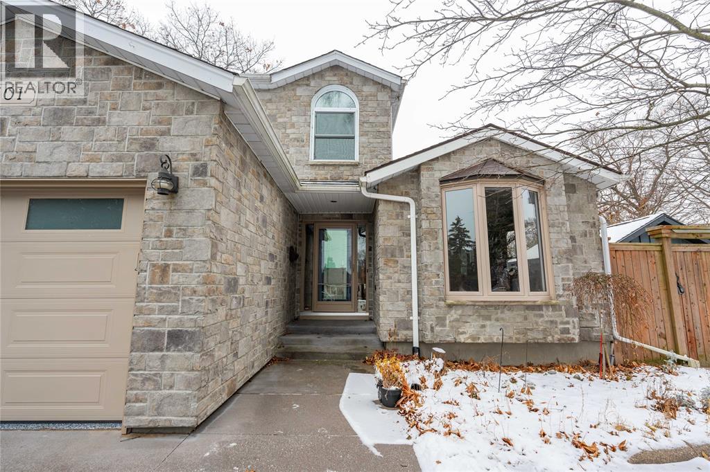 601 Lakeshore Road, Sarnia, Ontario  N7V 2S8 - Photo 2 - 25028948