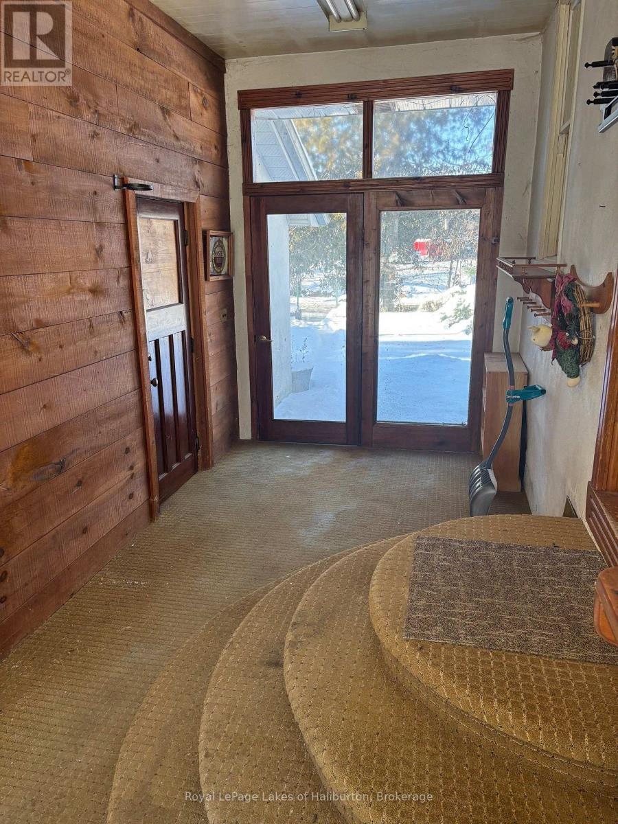 3 Anson Street, Minden Hills, Ontario K0M 2K0 - Photo 22 - X12605268