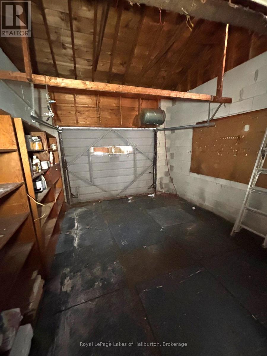 3 Anson Street, Minden Hills, Ontario K0M 2K0 - Photo 37 - X12605268