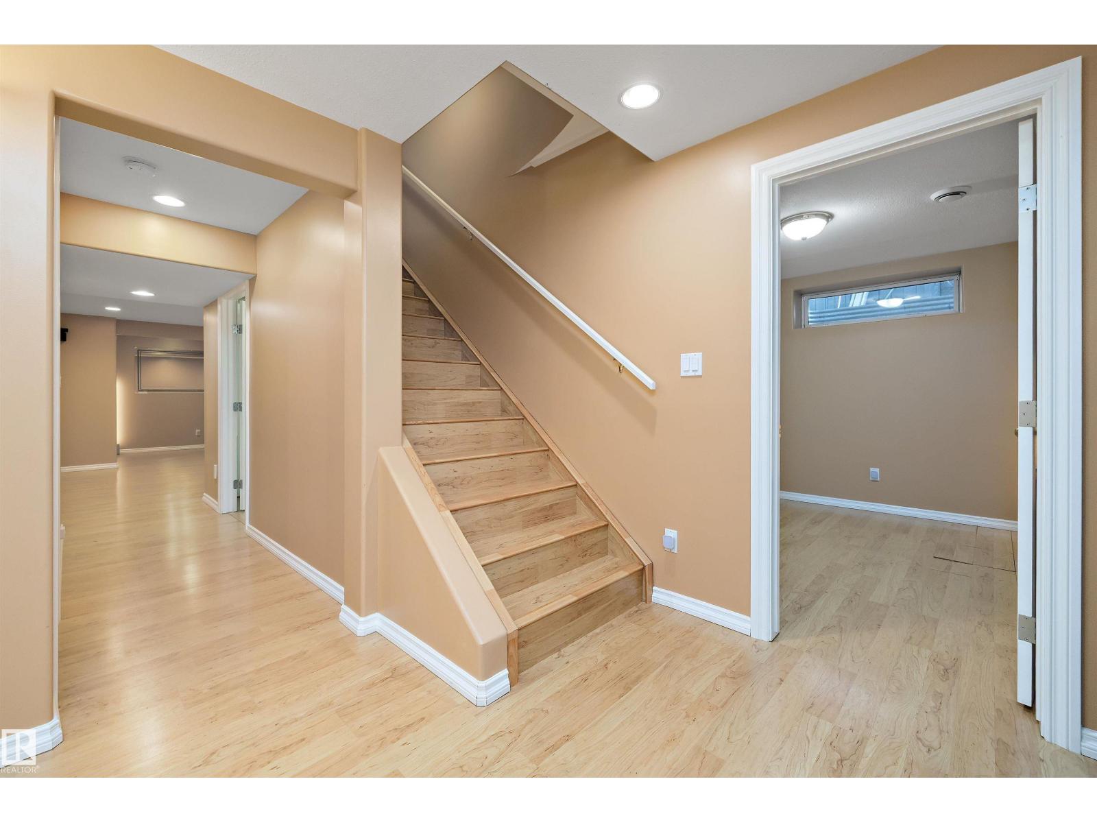 318 Darlington Cr Nw, Edmonton, Alberta  T6M 2R9 - Photo 47 - E4467524