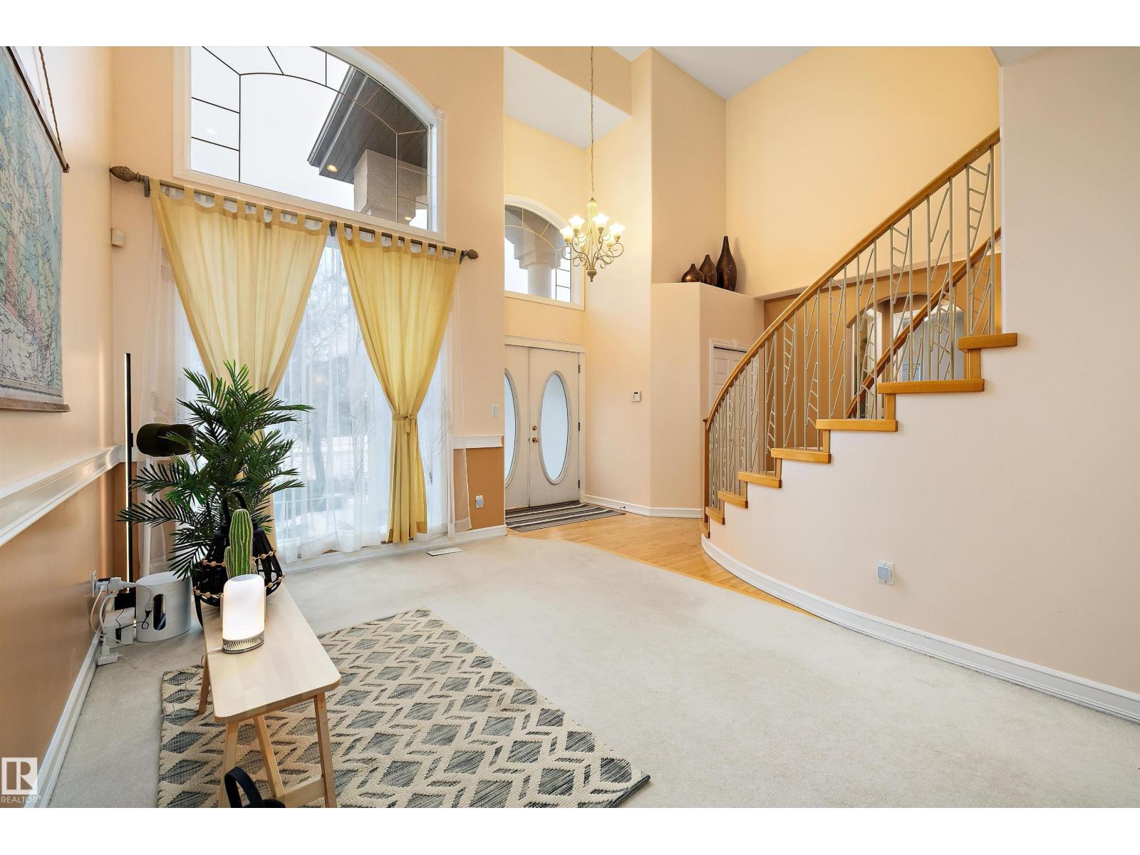 318 Darlington Cr Nw, Edmonton, Alberta  T6M 2R9 - Photo 5 - E4467524