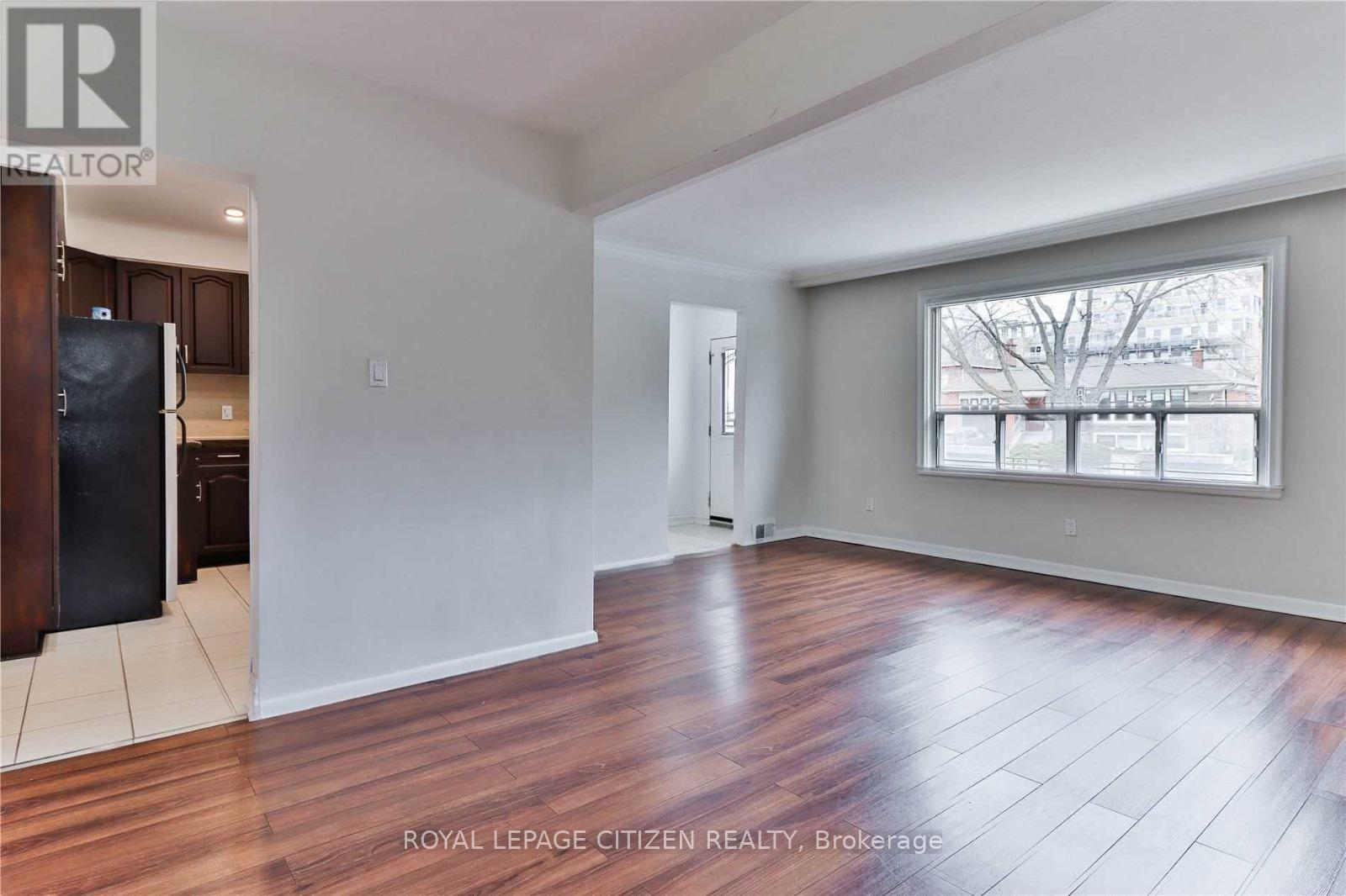 Main - 73 Alexis Boulevard, Toronto, Ontario M3H 2P6 - Photo 4 - C12605282