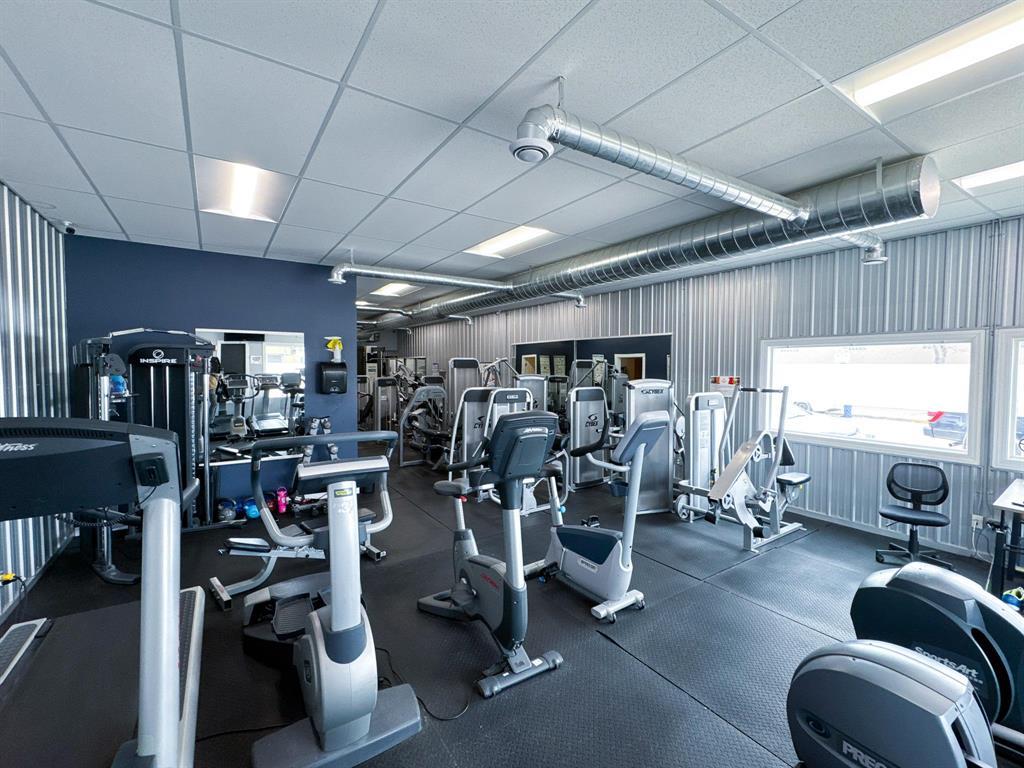 530 Main Street E, Swan River, Manitoba  R0L 1Z0 - Photo 2 - 202529564