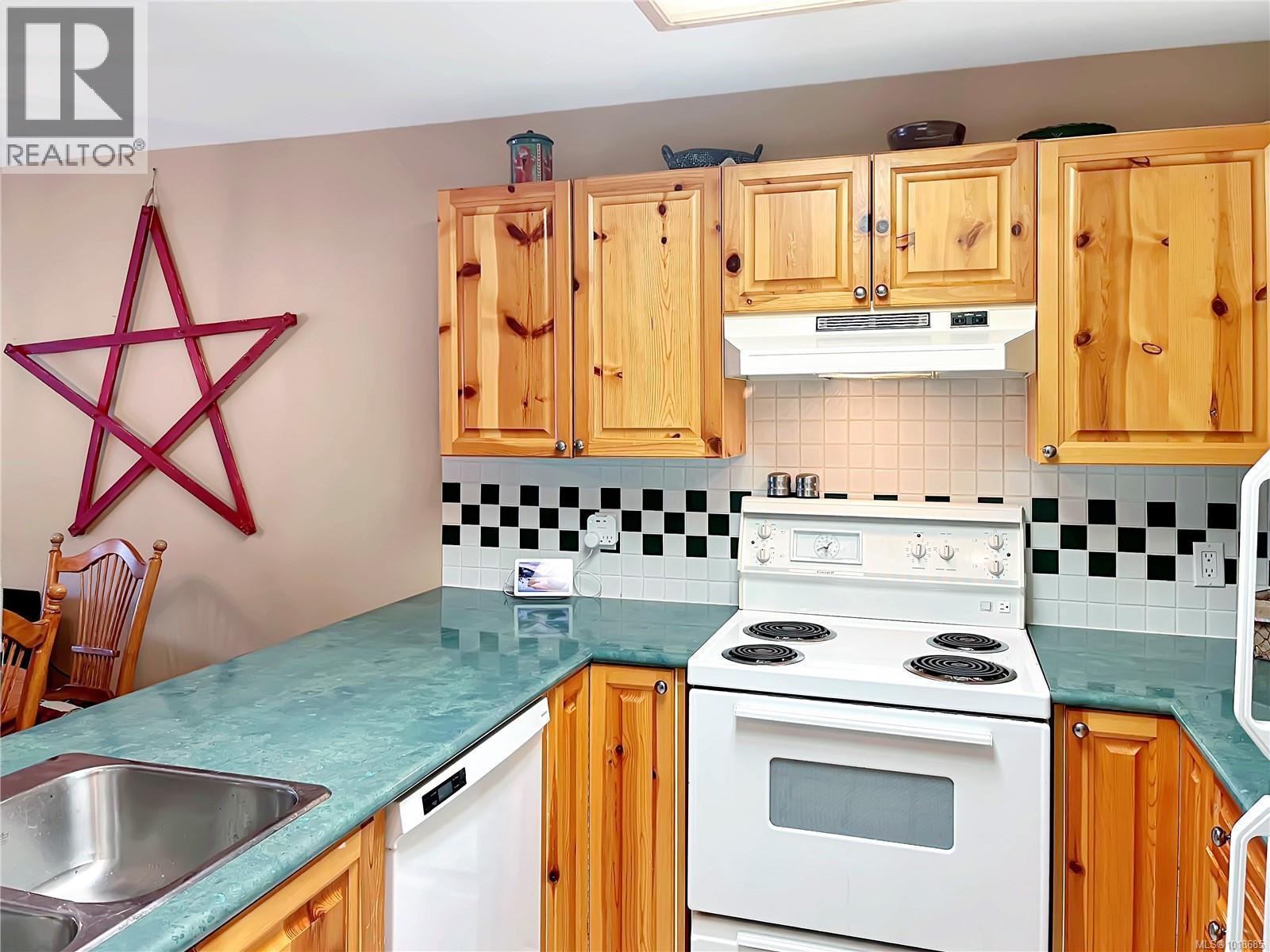 106 1320 Henry Rd, Courtenay, British Columbia V9J 1L0 - Photo 12 - 1018685