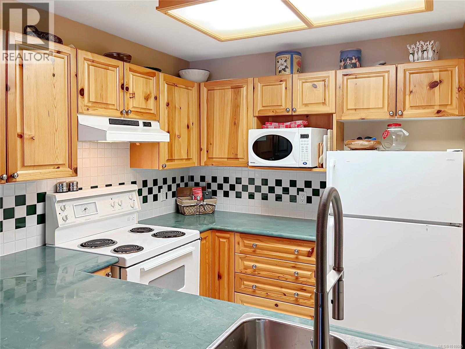 106 1320 Henry Rd, Courtenay, British Columbia V9J 1L0 - Photo 13 - 1018685