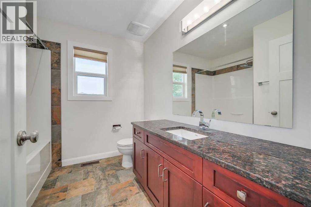 7418 36 Avenue Nw, Calgary, Alberta  T3B 1V3 - Photo 22 - A2261534