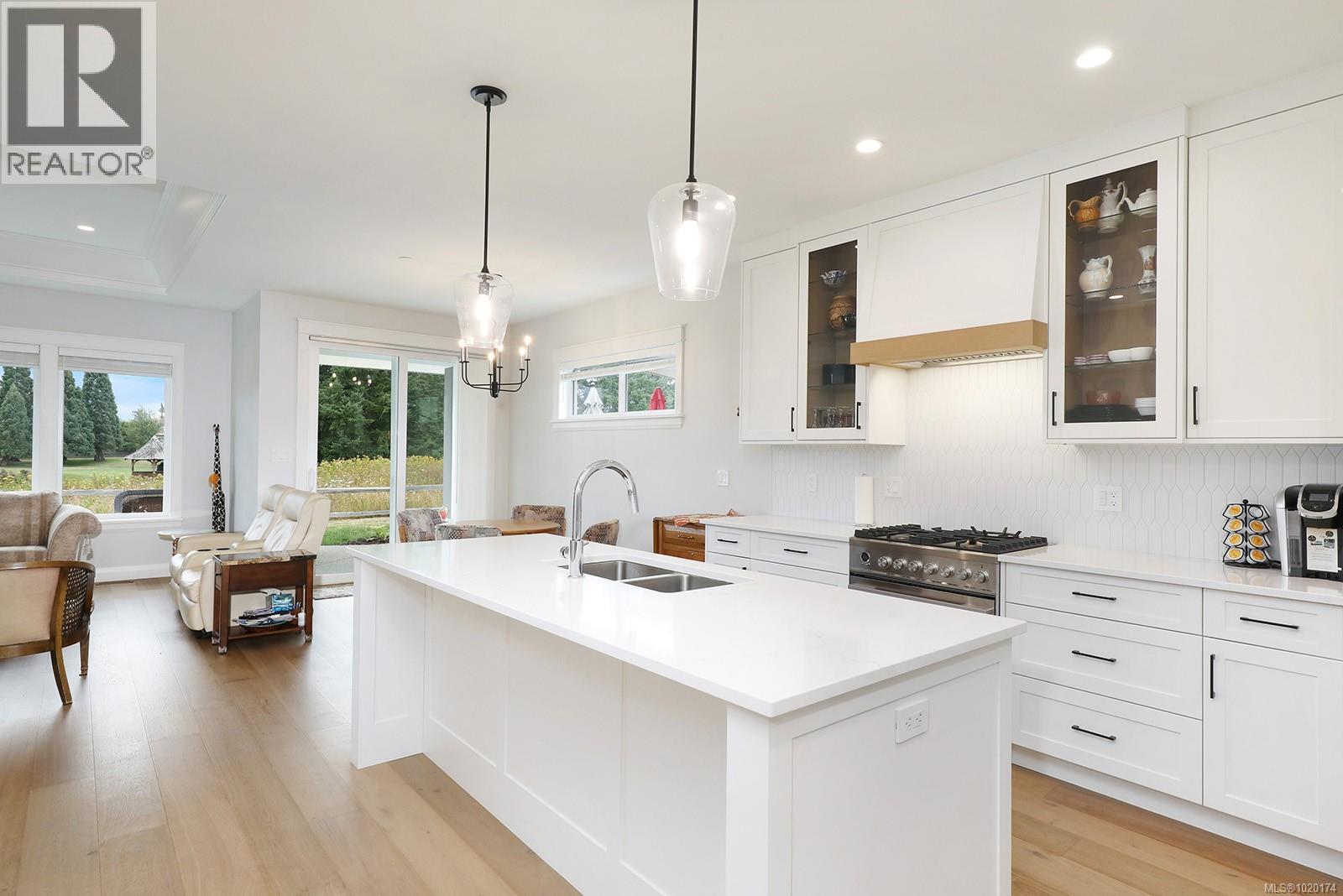 124 1444 Crown Isle Dr, Courtenay, British Columbia  V9N 4B2 - Photo 4 - 1020174