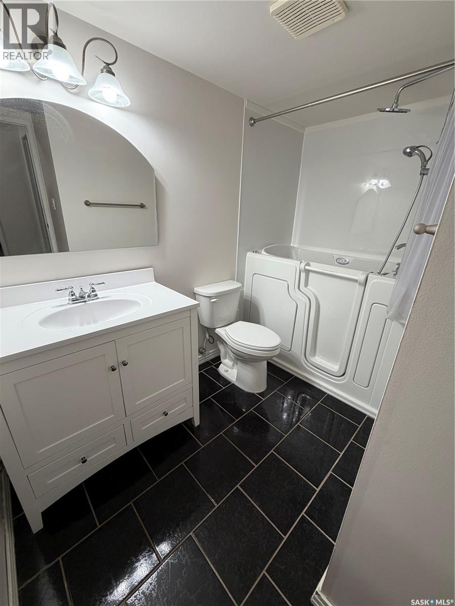 106 403 Tait Court, Saskatoon, Saskatchewan  S7H 5L3 - Photo 9 - SK025268