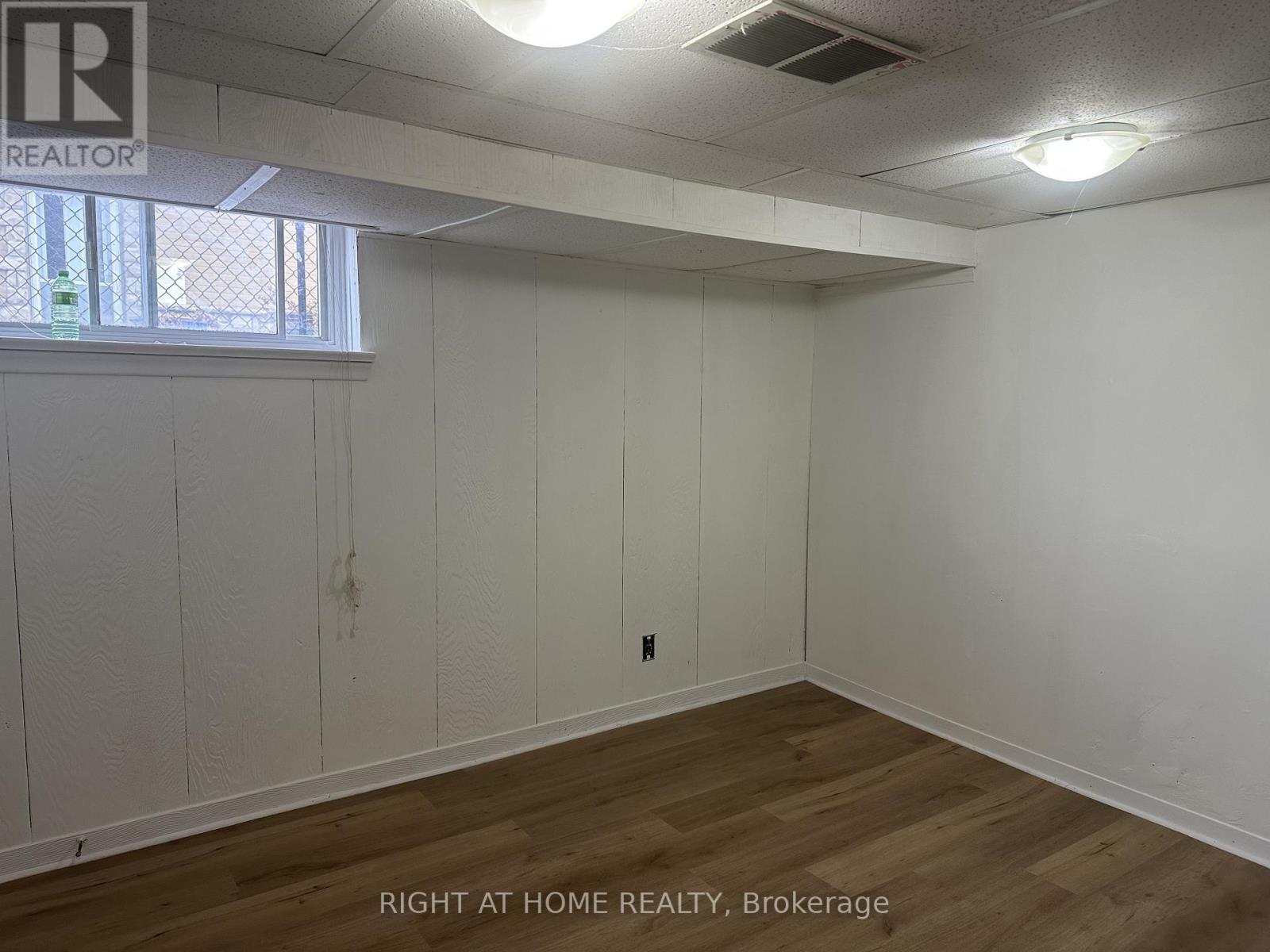 70 Bunnell Crescent, Toronto, Ontario  M3M 2C1 - Photo 10 - W12605288