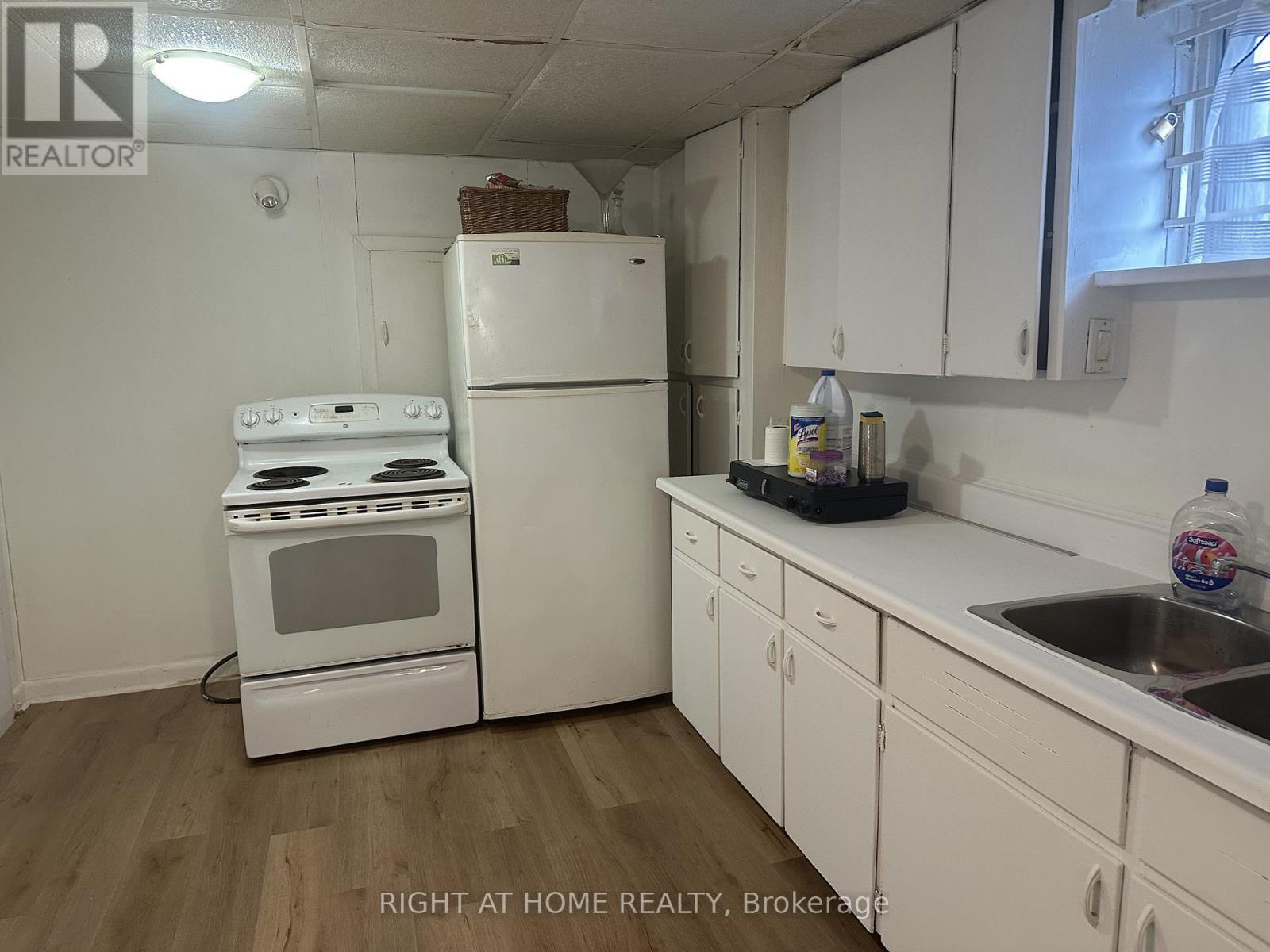 70 Bunnell Crescent, Toronto, Ontario  M3M 2C1 - Photo 11 - W12605288