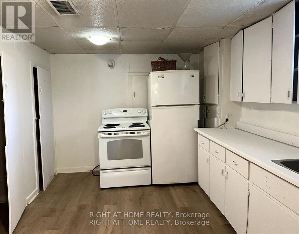 70 Bunnell Crescent, Toronto, Ontario  M3M 2C1 - Photo 2 - W12605288