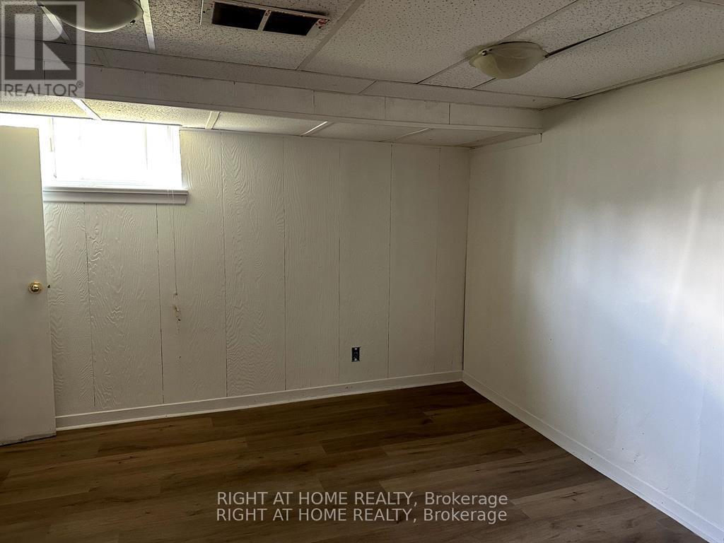 70 Bunnell Crescent, Toronto, Ontario  M3M 2C1 - Photo 4 - W12605288