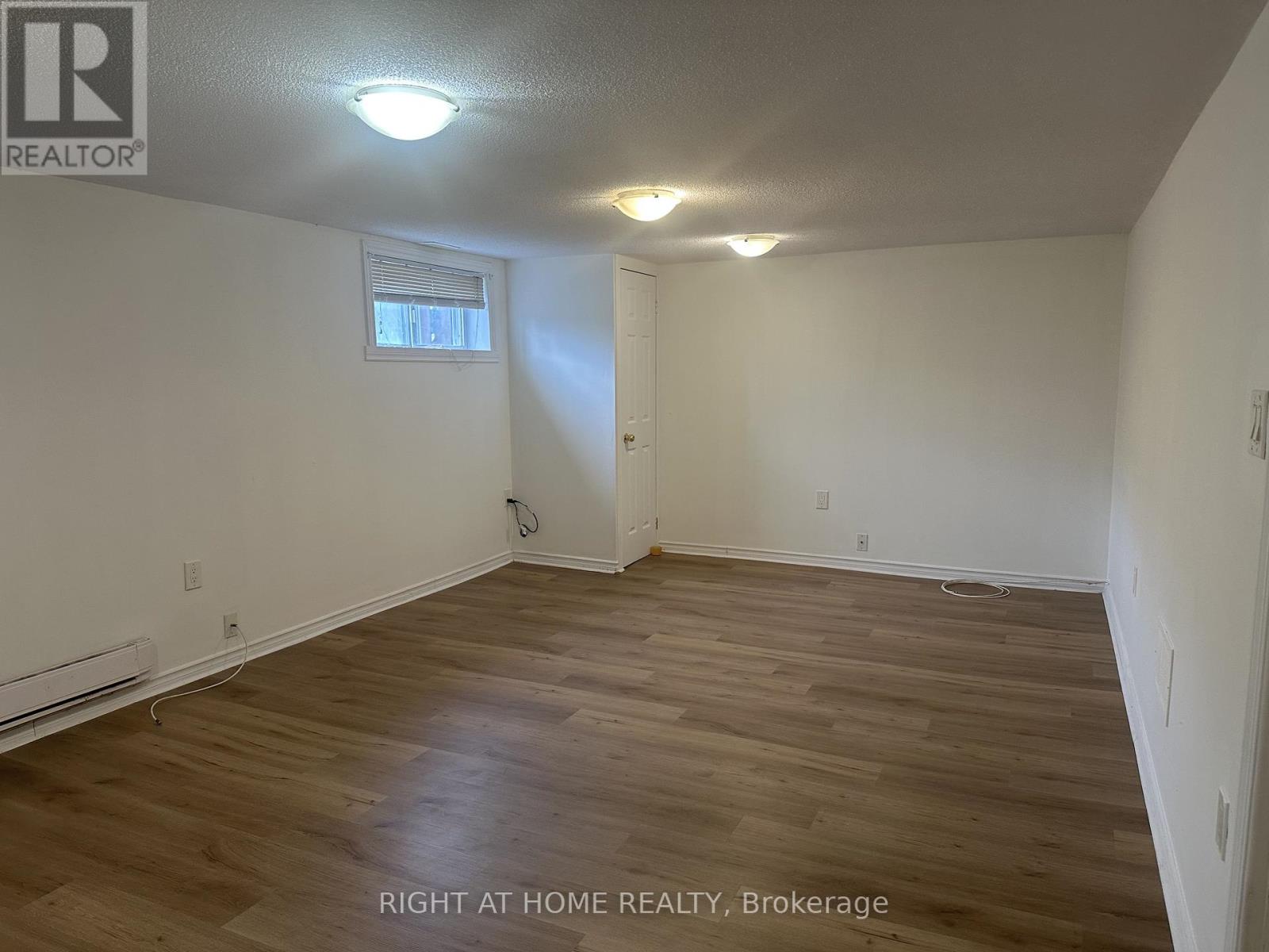 70 Bunnell Crescent, Toronto, Ontario  M3M 2C1 - Photo 8 - W12605288