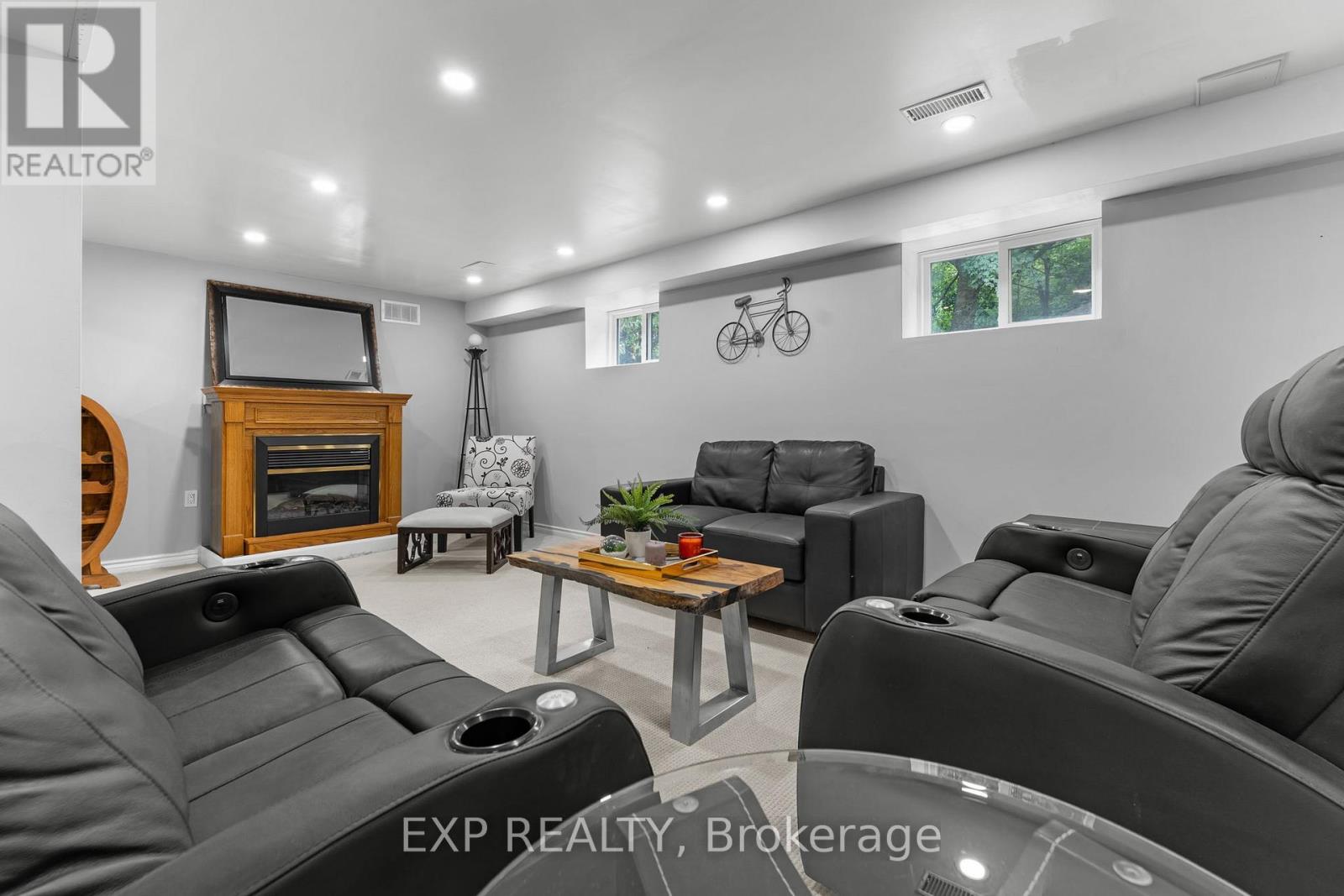 208 Glen Oak Drive, Oakville, Ontario  L6K 2J2 - Photo 18 - W12605322