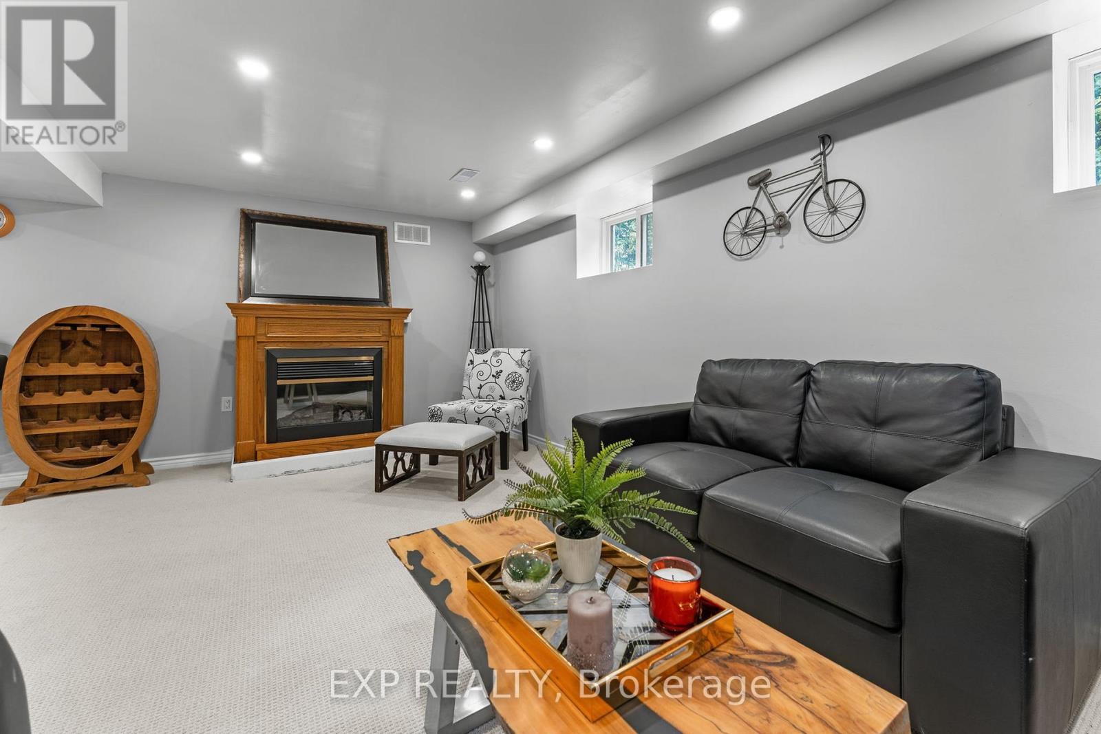 208 Glen Oak Drive, Oakville, Ontario  L6K 2J2 - Photo 22 - W12605322