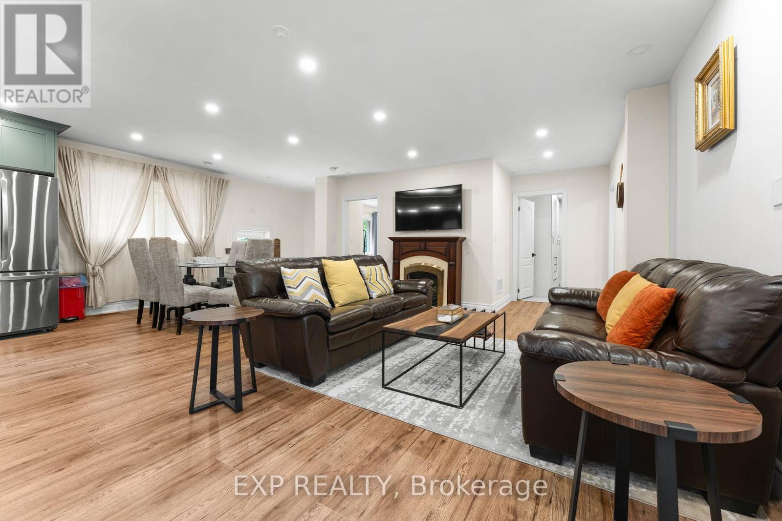 208 Glen Oak Drive, Oakville, Ontario  L6K 2J2 - Photo 6 - W12605322