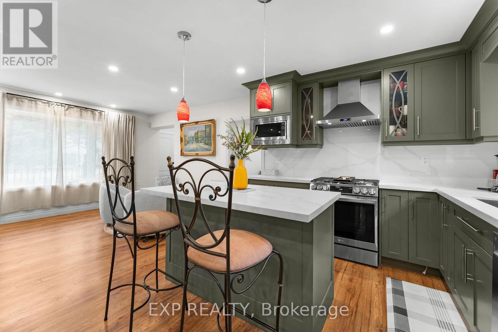 208 Glen Oak Drive, Oakville, Ontario  L6K 2J2 - Photo 8 - W12605322