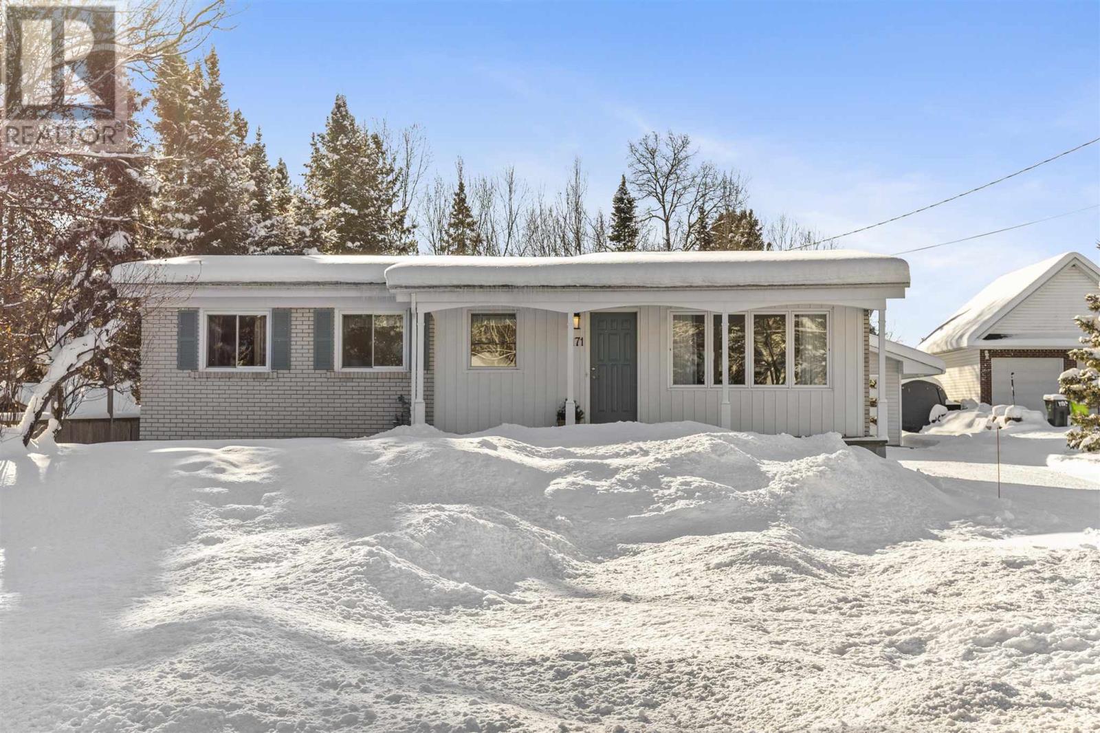 1171 Third Lin, Sault Ste. Marie, Ontario  P6A 6J8 - Photo 2 - SM253258