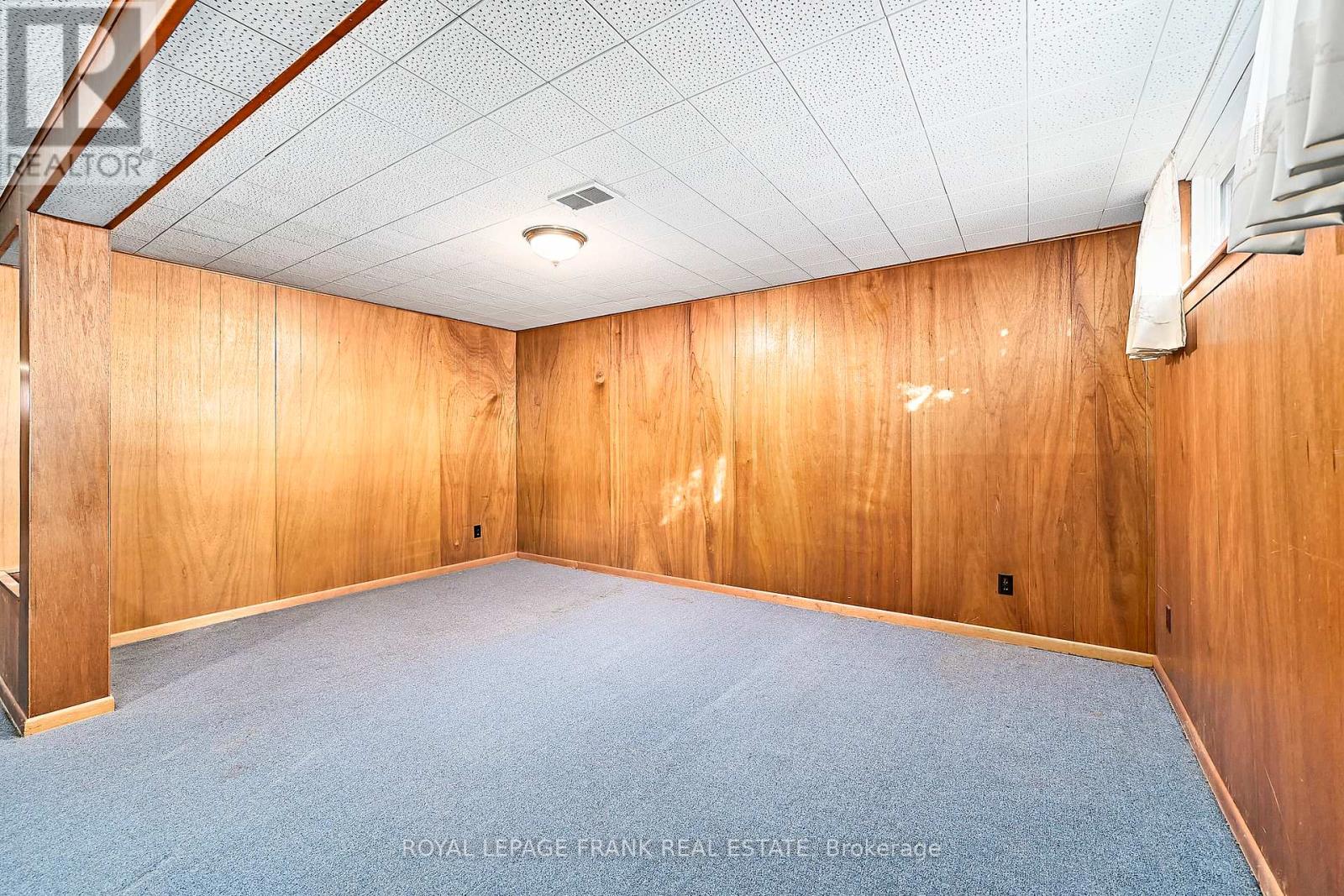 28 Winnipeg Road, Toronto, Ontario  M9P 2E4 - Photo 32 - W12605364