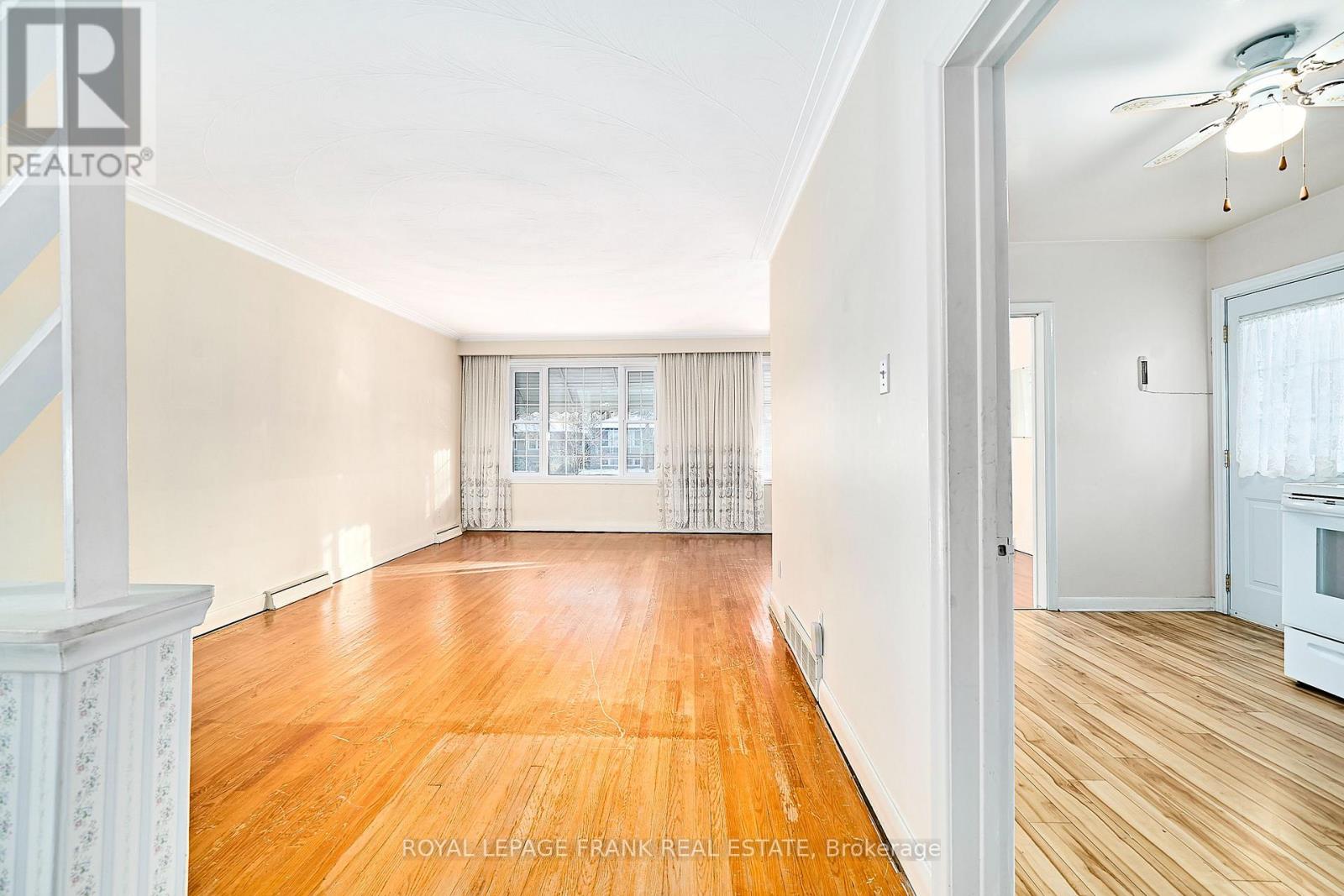 28 Winnipeg Road, Toronto, Ontario  M9P 2E4 - Photo 7 - W12605364