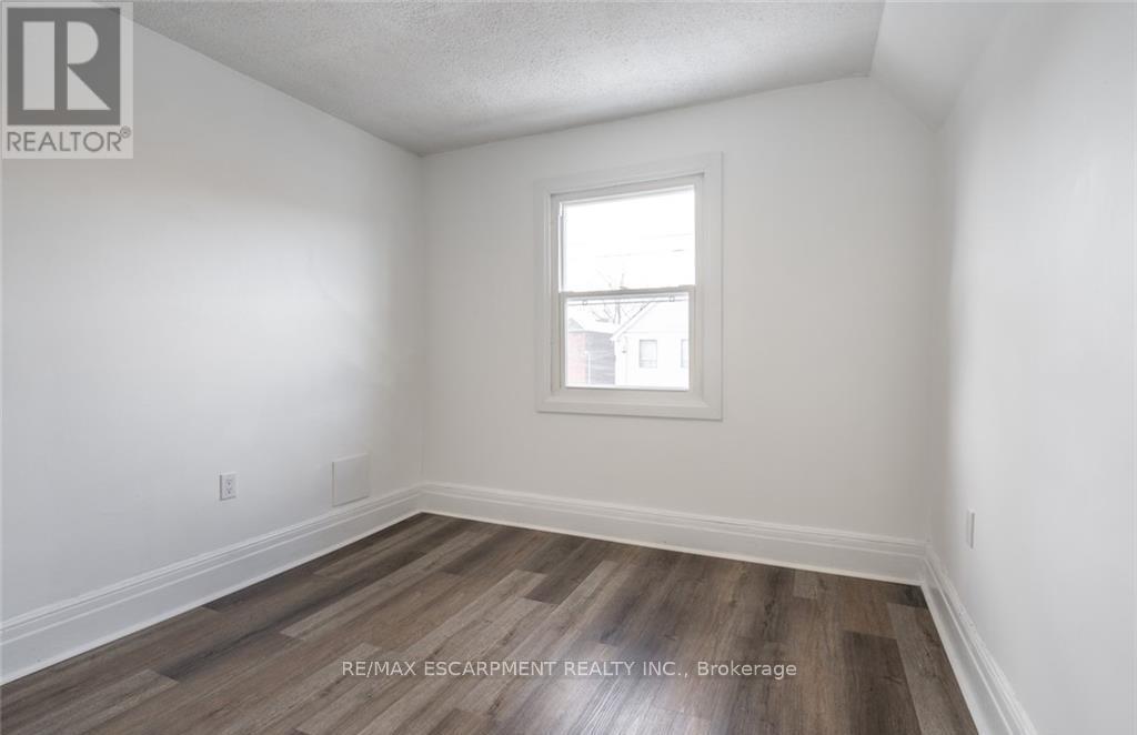 2 - 198 Sherman Avenue N, Hamilton, Ontario L8L 6M9 - Photo 11 - X12605280