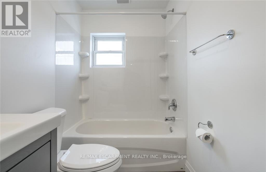 2 - 198 Sherman Avenue N, Hamilton, Ontario L8L 6M9 - Photo 13 - X12605280