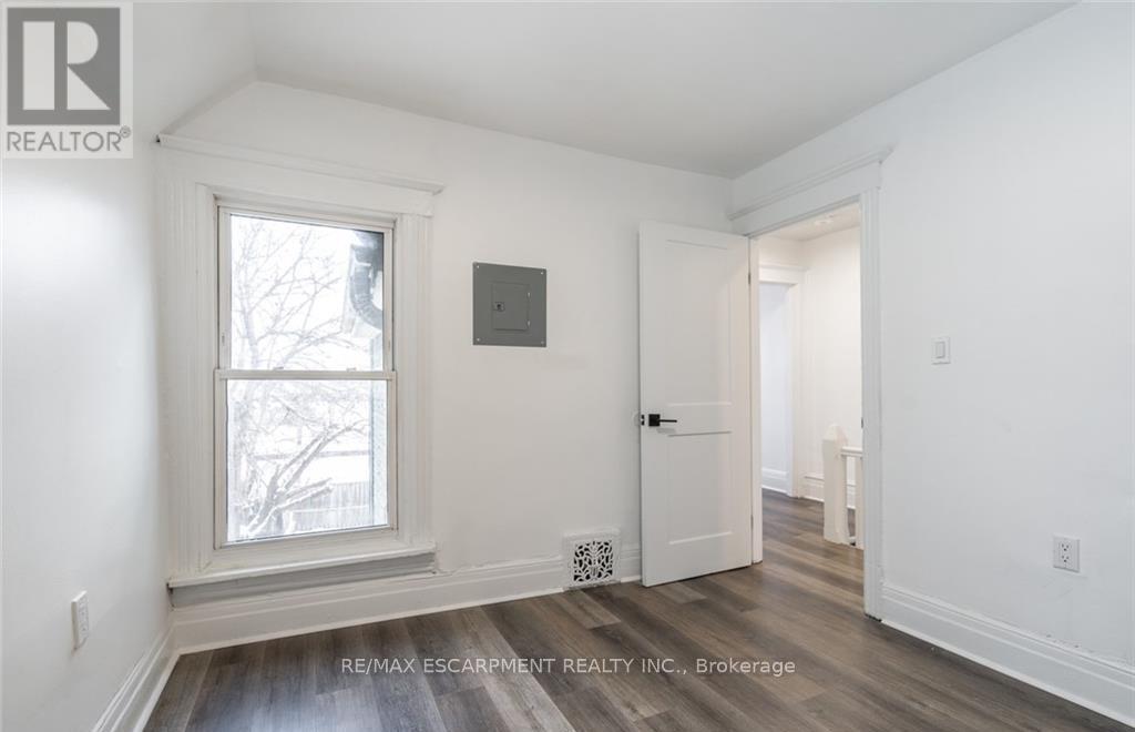 2 - 198 Sherman Avenue N, Hamilton, Ontario L8L 6M9 - Photo 5 - X12605280