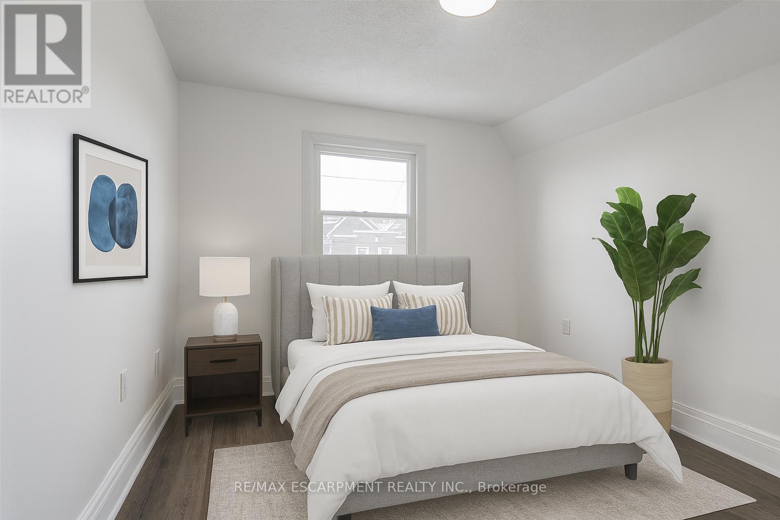 2 - 198 Sherman Avenue N, Hamilton, Ontario L8L 6M9 - Photo 9 - X12605280