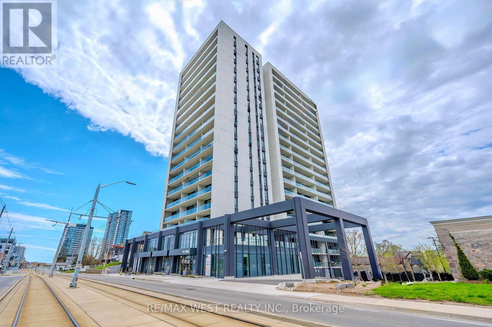 812 - 741 KING ST W, Kitchener, Ontario