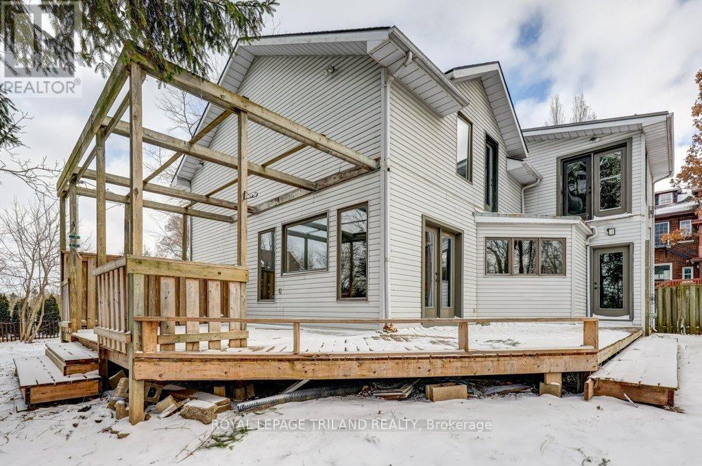 2 Elysian Street, St. Thomas, Ontario  N5P 1R4 - Photo 7 - X12605496