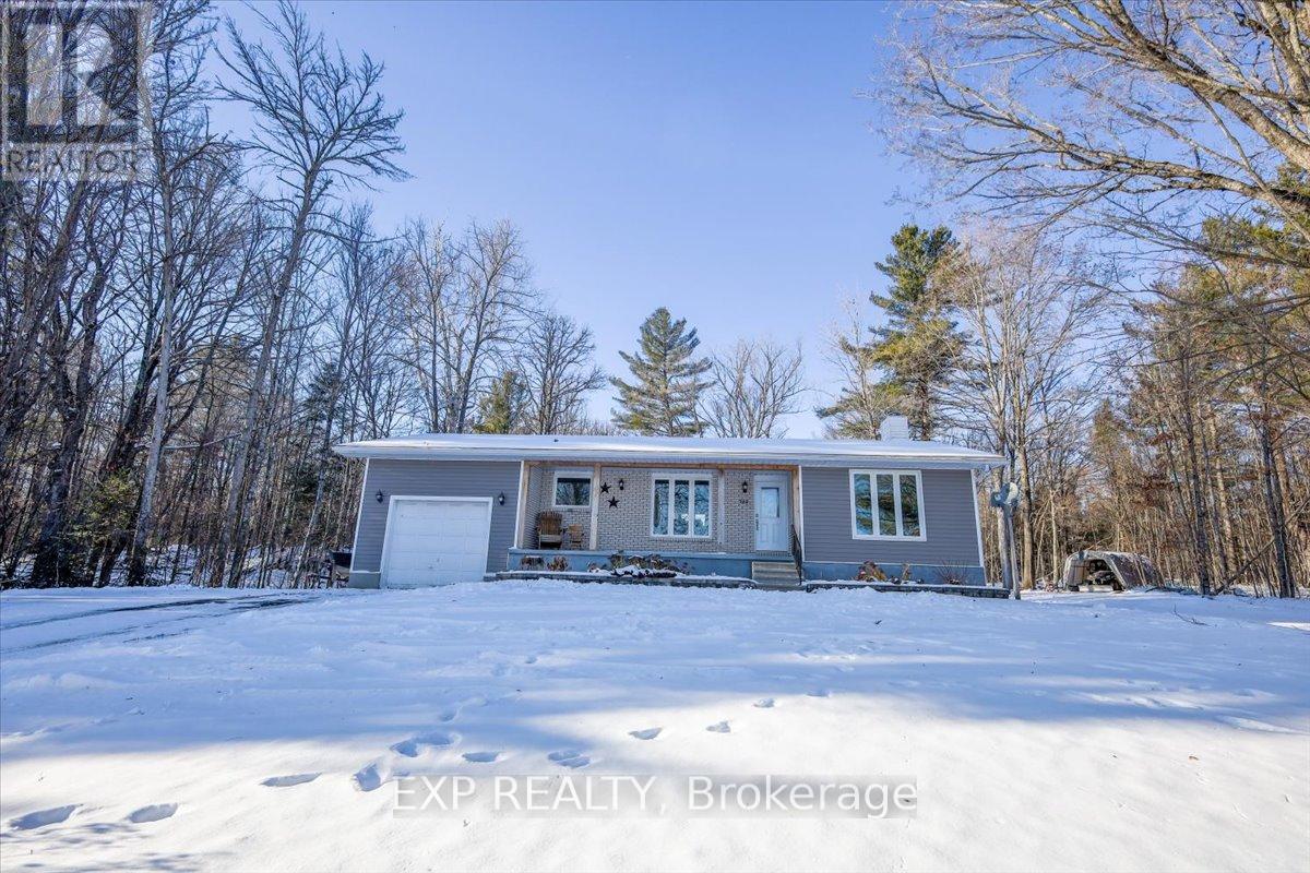 Mississippi Mills House for sale:  4 bedroom 700 sq.ft. (Listed 2025-12-06)