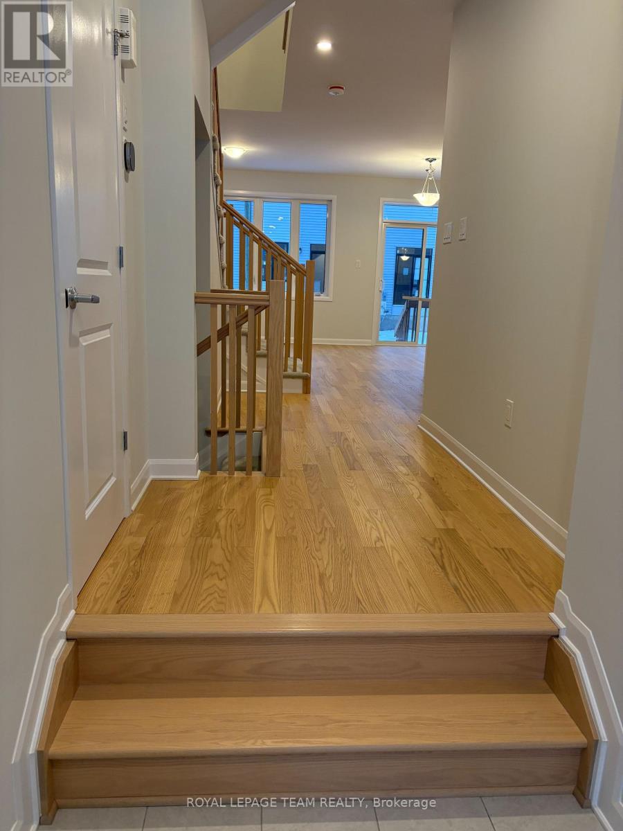 506 Ingenuity Row, Ottawa, Ontario  K2W 0M6 - Photo 3 - X12605366