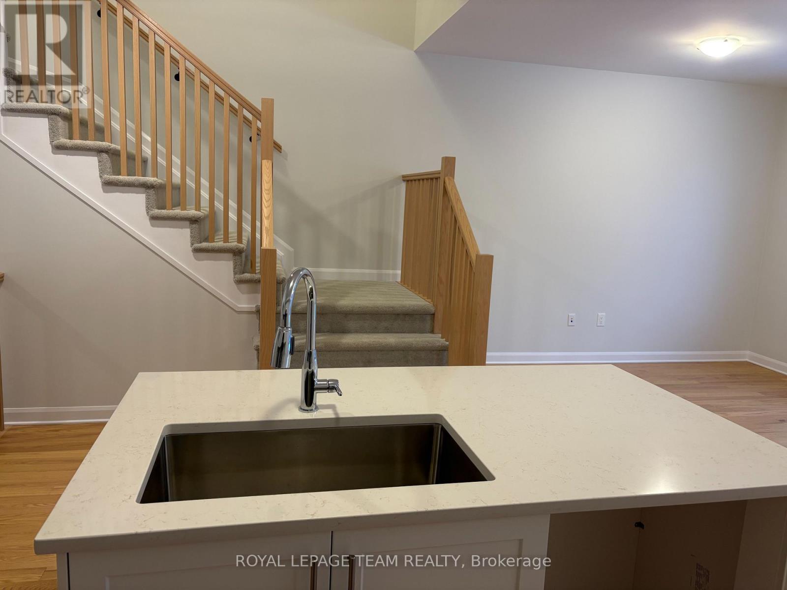 506 Ingenuity Row, Ottawa, Ontario  K2W 0M6 - Photo 6 - X12605366